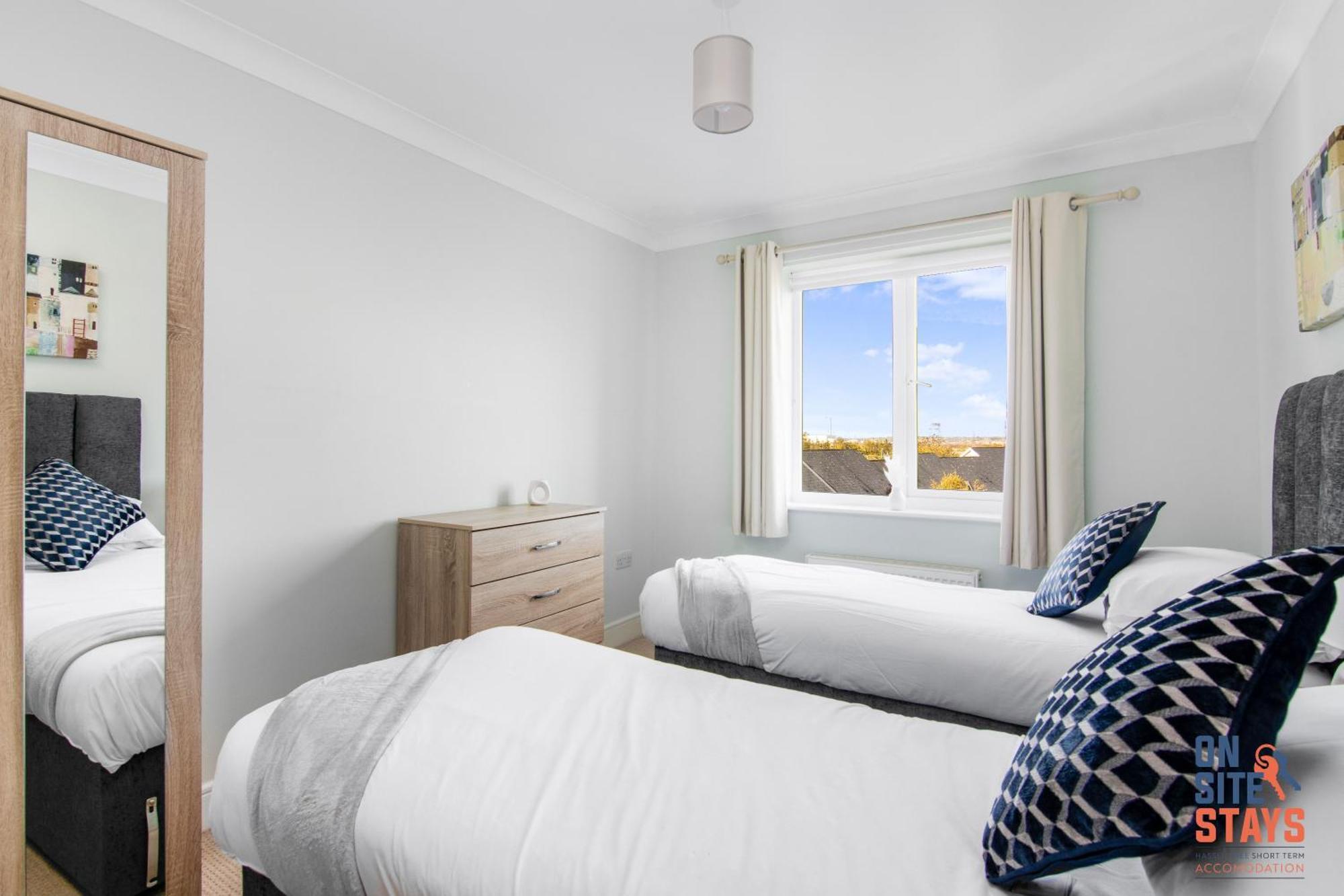 Onsitestays - Cosy 2-Bedroom Apartment With Free Parking, Wi-Fi & London Links Northfleet 외부 사진
